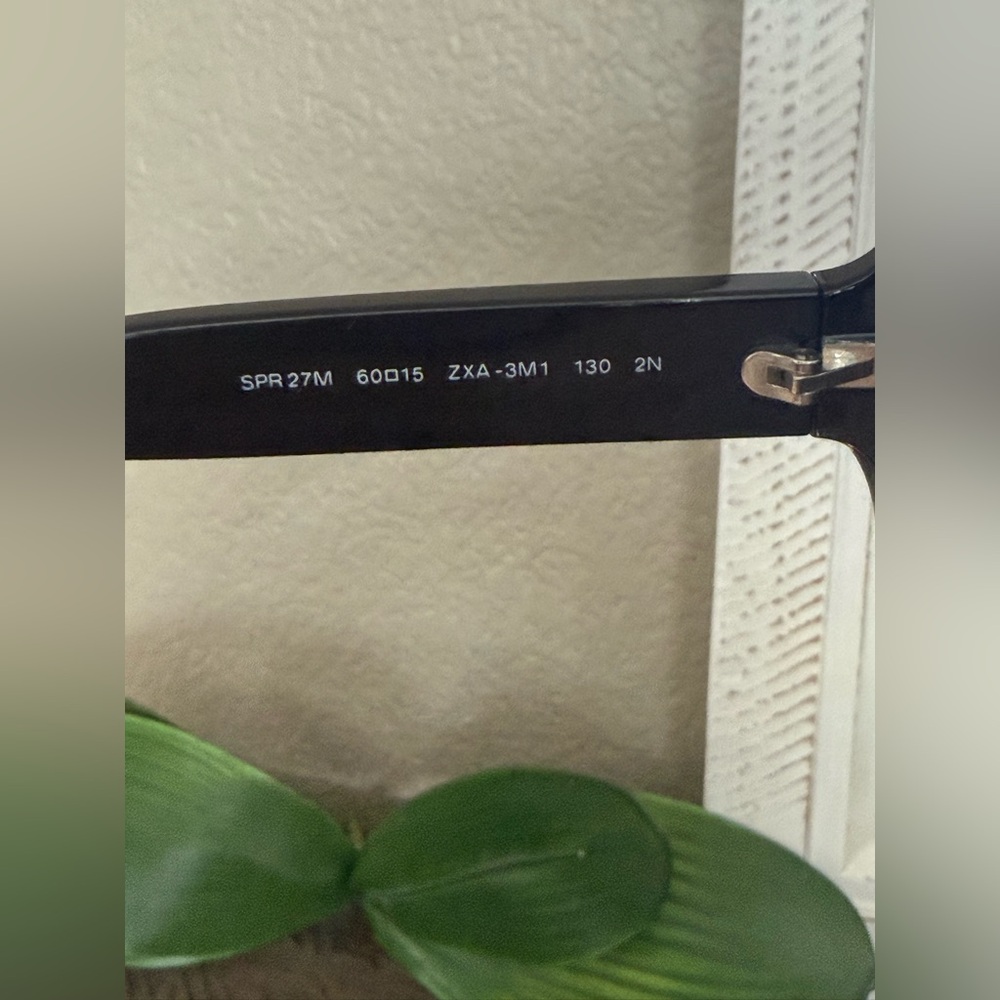 Prada Black Sunglasses - Picture 4 of 16